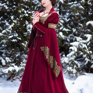 Victorian Fantasy Elven Prom Dress Retro Long Sleeve Gold Lace Gothic ...