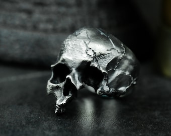 Broken Skull 925 Silver Ring - Battle Damaged Skull Ring - Corroded Skull Ring - Unique Men&#39;s Biker Skull Ring