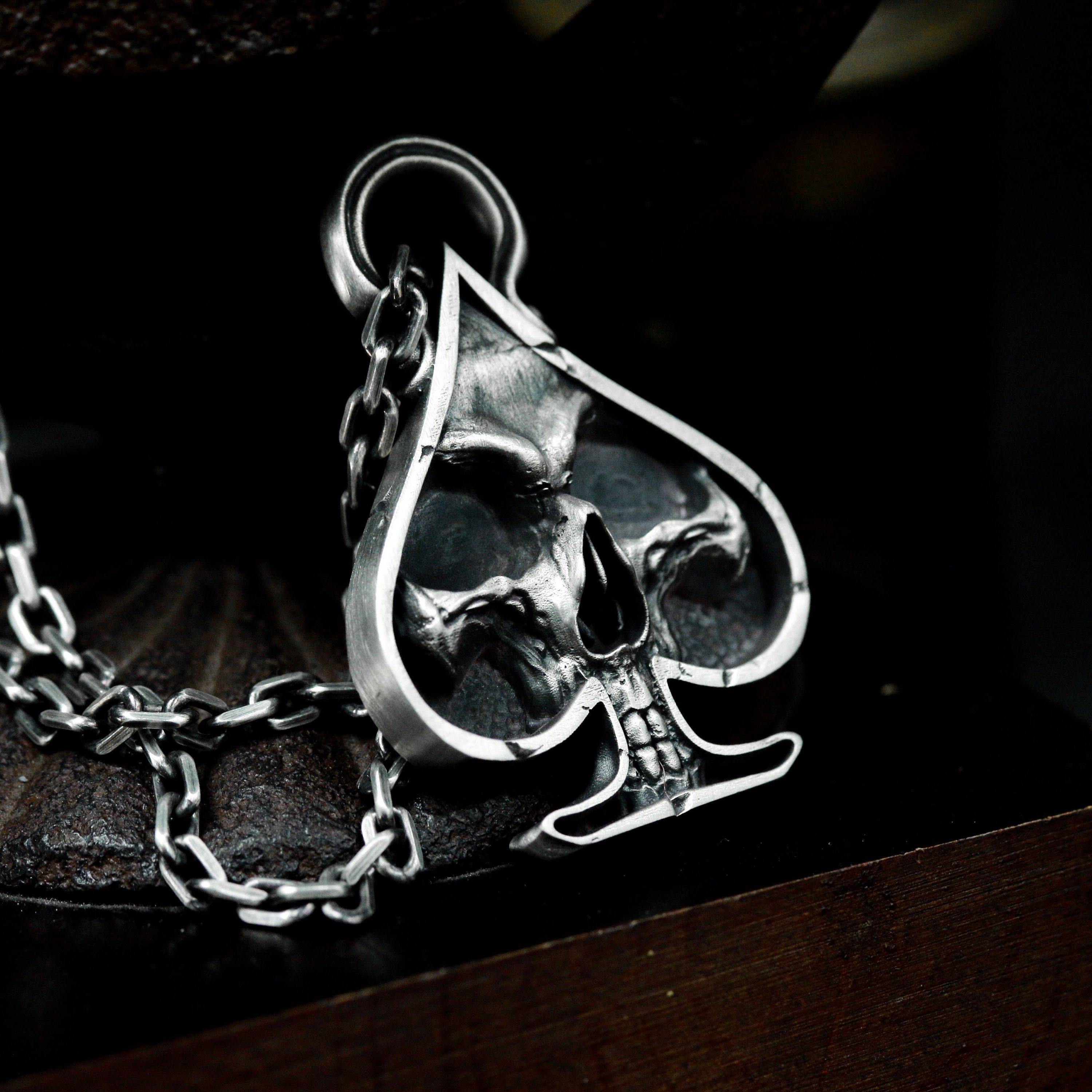 Skull Spade Pendant - Etsy