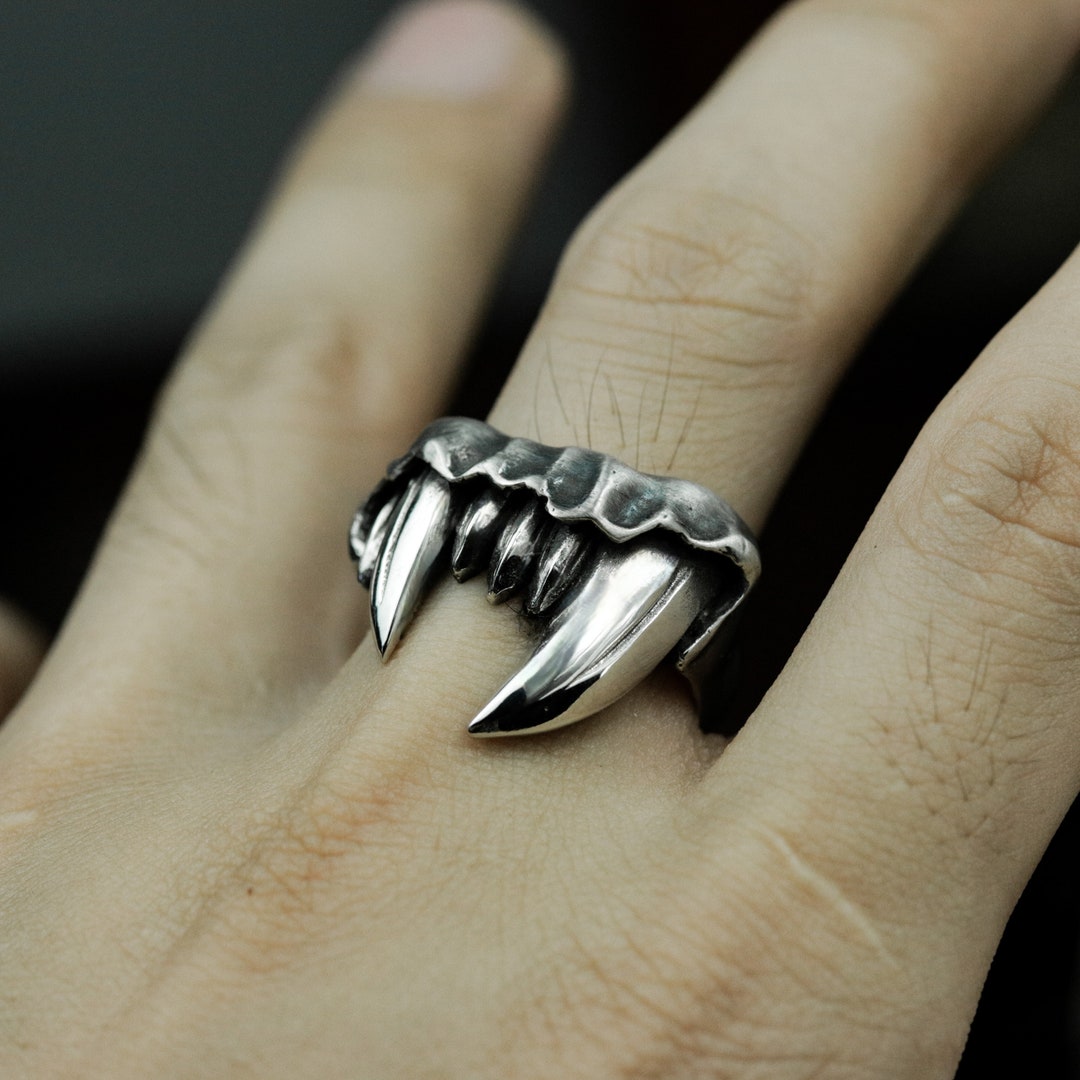 Fang Ring - Polished Upper Jaw Tooth Silver Band Art - Etsy