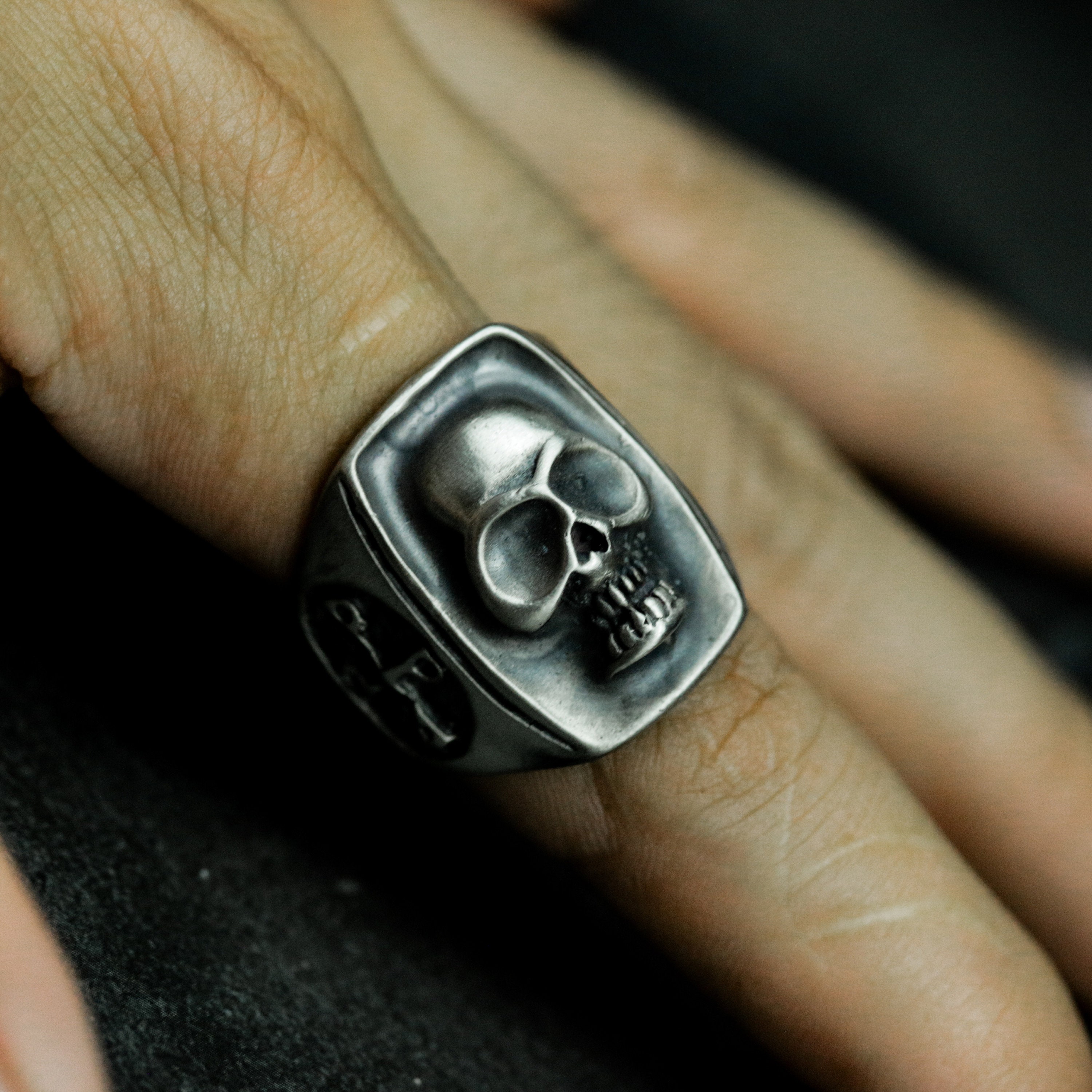 d*2様 mollive HeavyOZ jesus skull ring Leviathan Cross Skull Silver Ring - Memento Mori Signet - Etsy