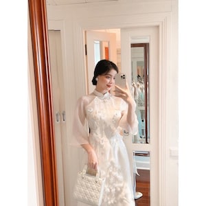 Vietnamese Ao Dai dress  silk WHITE (áo dài  cách tân đính hoa ) Áo dài truyền thống , Ao Dai for Girls, Ao Dai for Women, Ao Dai WEDDING