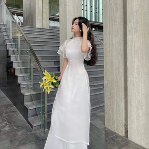 Vietnamese Ao dai silk white dress (áo dài cách tân chất voan bóng ) Ao dai Wedding, Ao Dai for Girls, Ao Dai for Women, Ao Dai Tet Viet Nam