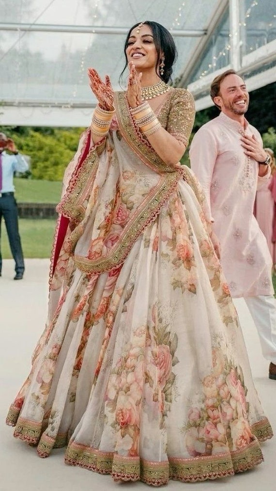 Indian Bridal Light Pink Wedding Designer lehenga choli for Women with high  quality embroidery work Wedding lehenga choli party wear lehenga choli  Indian - sethnik.com