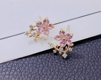 Mini Blumen CZ Ohrringe mit 925er Sterlingsilber Anstecknadel, weiße Blumenohrringe mit Zirkonia in Gold