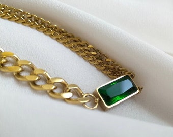 Asymmetric Emerald Zirkonia Necklace in 18K gold plated Stainless Steel