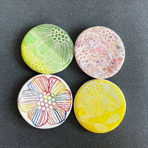 Set of 4 Ceramics Floral Handmade Magnets, Fridge Magnet, Clay, Flowers, Colorful image 4
