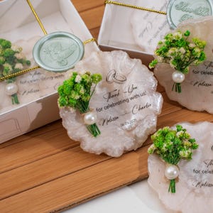Custom Wedding Favor Magnet: Epoxy Resin with Dried Flower
