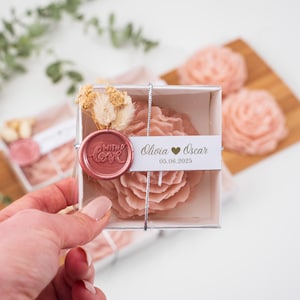 Candela di peonia in legno di rosa, candela nuziale personalizzata, bomboniere Nikkah per fidanzamento, bomboniere con candele floreali personalizzate, regalo per addio al nubilato