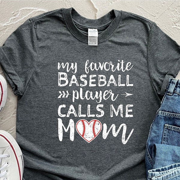 Mi jugador de béisbol favorito me llama mamá camisa, mamá de béisbol, camisa del día del juego, regalo para mamá, camisa de mamá deportiva, camisas de mamá de béisbol