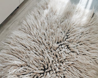 Shaggy wool rug, Natural tufted area rug, Modern scandinavian wool rug, Living room decor, Cozy decor, Flokati carpet, Shaggy throw carpet