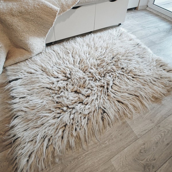 MADE TO ORDER. Handwoven Flokati Wool rug sofa pad, cream + dark. It is created from Ukrainian Carpathian wool. 100% wool, Shaggy rug