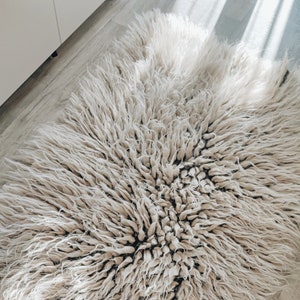 Shaggy wool rug, Natural tufted area rug, Modern scandinavian wool rug, Living room decor, Cozy decor, Flokati carpet, Shaggy throw carpet
