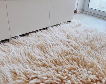 Handmade Ivory Rug, Traditional Weaving Wool Carpet, Fluffy Tuft Rug, Unique Accent for Home Decor, Perfect Housewarming or Christmas Gift
