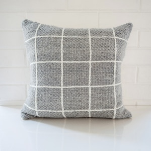 Handwoven Gray Wool Throw pillow. Created from authentic ukrainian carpathian wool. 100% sheeps wool scandy style. Grey cushion zdjęcie 1