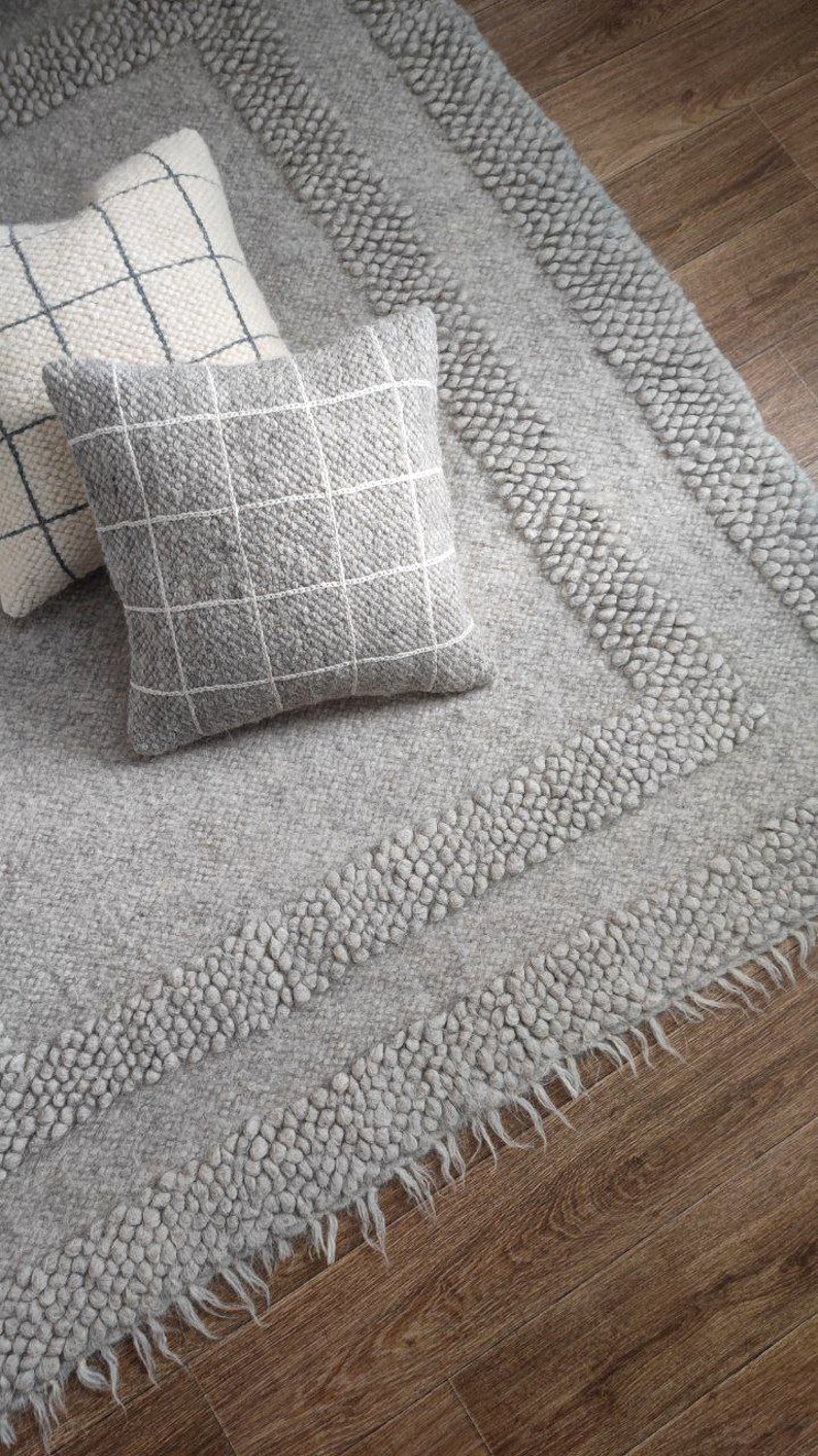 Handwoven Gray Wool Throw pillow. Created from authentic ukrainian carpathian wool. 100% sheeps wool scandy style. Grey cushion zdjęcie 3