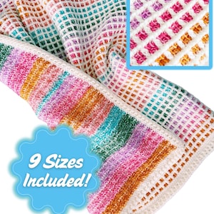 Puede incluir: Una manta de crochet colorida con un patrón de rayas en tonos de rosa, naranja, turquesa y morado. La manta está hecha con un punto texturizado y tiene un borde blanco. El texto "9 tamaños incluidos!" está en un círculo azul.