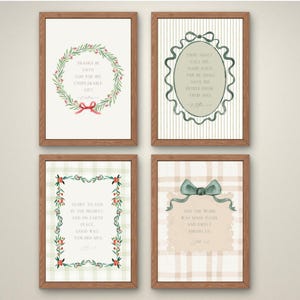 Könnte beinhalten: Vier gerahmte Kunstdrucke mit inspirierenden Zitaten. Die Drucke zeigen botanische und Bandakzente in Grün, Rot und Türkis. Die Rahmen sind warmbraun. Die Drucke sind auf einem weißen und beigen Hintergrund.