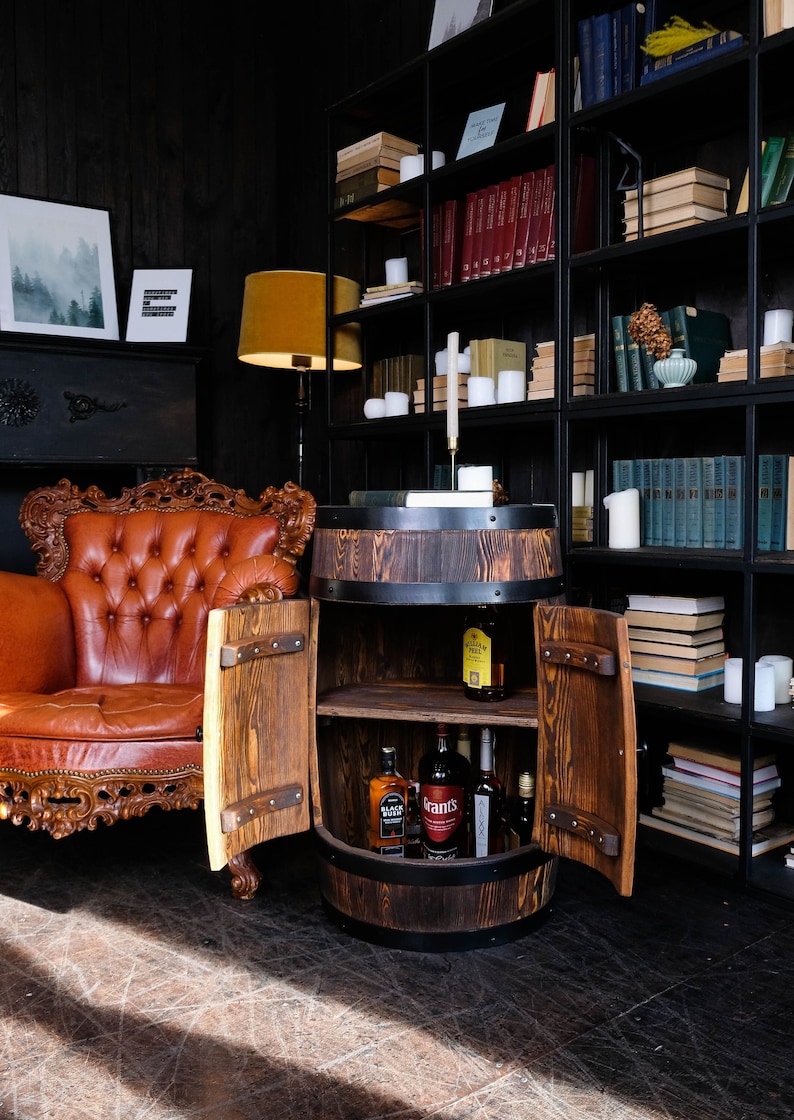 Fassbar aus Holz with LED Rollen, Barschrank, Weinregal Fass | Spirituosenschrank Rustikale Hausbar | Mobiler Barwagen | Geschenk für Männer image 6