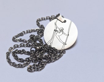 Colgante personalizado de acróbata aéreo - Collar de acero inoxidable grabado con láser