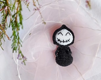 PATTERN baby grim reaper brooch crochet pdf amigurumi jewelry pin keychain pendant