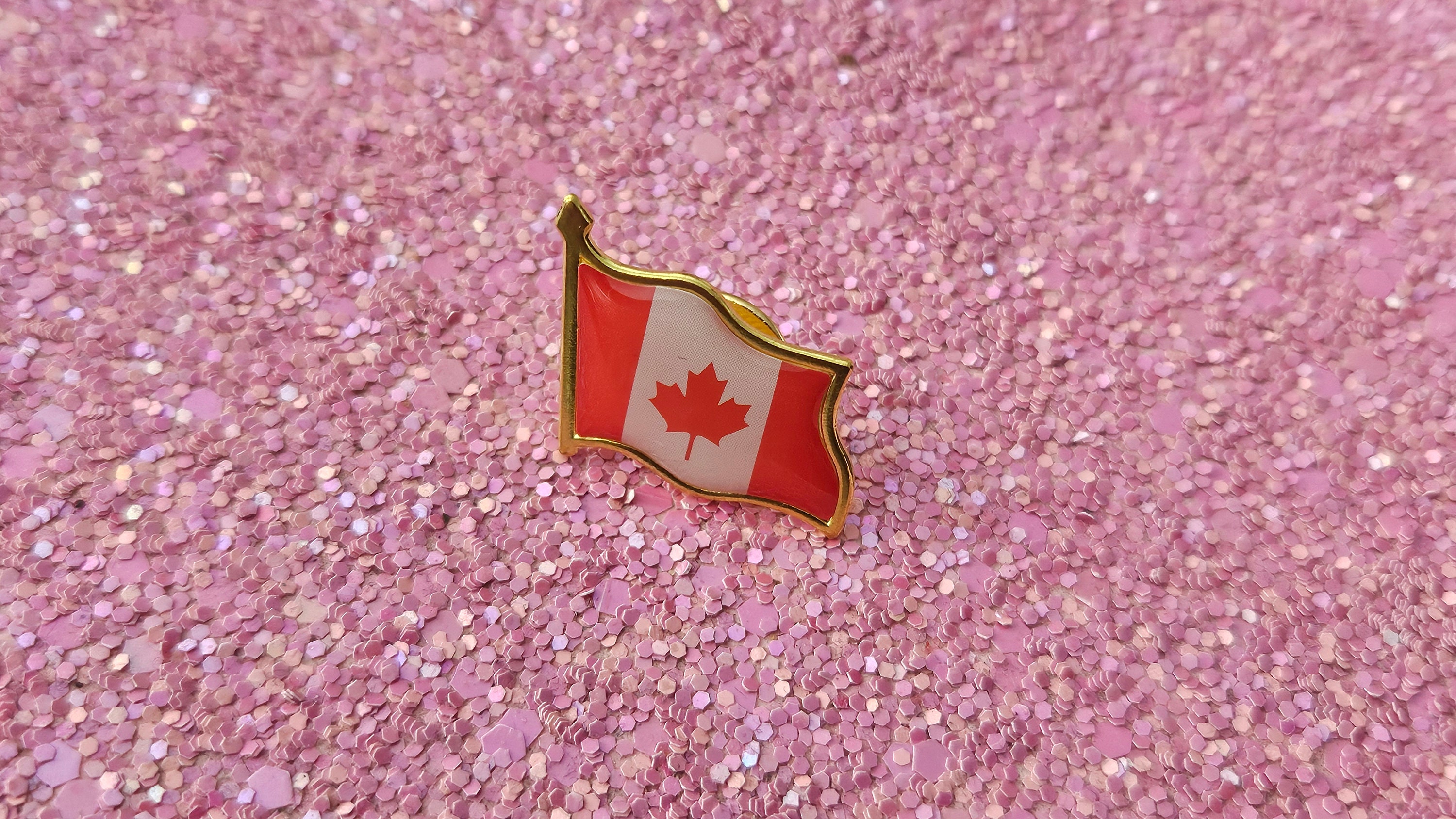 Kanada Flaggen-Pin Vergoldet – Kleiner Schmuckstück Für Jacke Oder Mütze