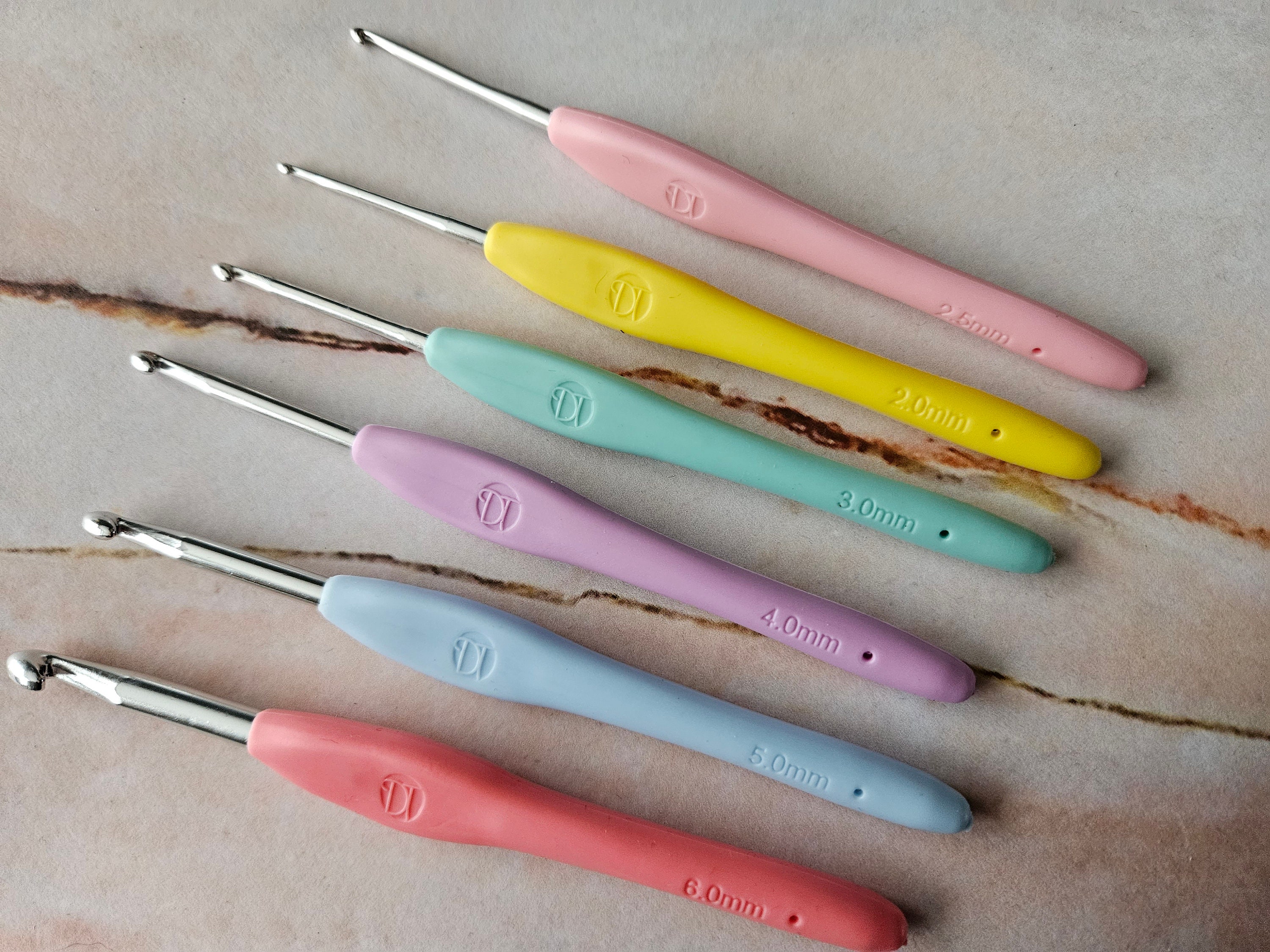 10 Pack - CleverDelights Size G/H (Size 7) Aluminum Crochet Hooks - 6 Length - 4.5mm Diameter - Knitting