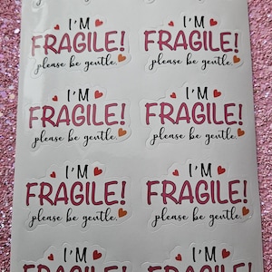 10x FRAGILE maneggiare con cura etichette adesive rosa con cuori