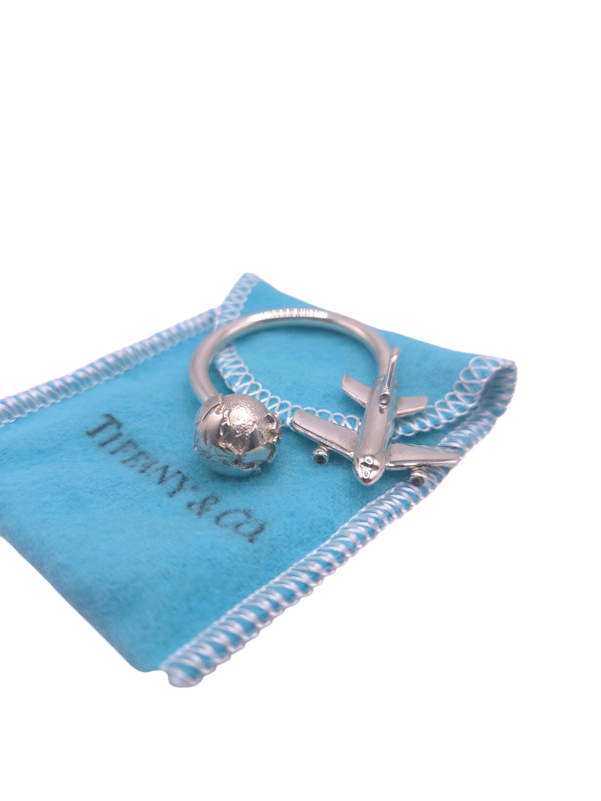 Tiffanyのキーホルダー　飛行機と地球 Tiffany & Co. Sterling Silver Globe Airplane Key Ring | Travel