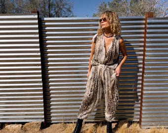 Tuta intera vintage anni 2000 Roberto Cavalli in seta leopardata / Pagliaccetto harem trasparente