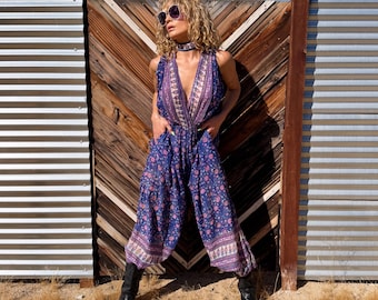 Vintage jumpsuit uit de jaren 70 van Indiaas katoen met bloemenprint | Paarse boho jumpsuit met wijde pijpen