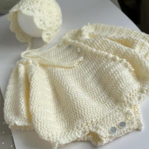 Handmade Crochet Baby Romper & Bonnet Set: Vintage Style Outfit