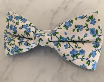 Azul Blanco Floral Bow Tie