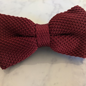 Maroon Knitted Bow Tie