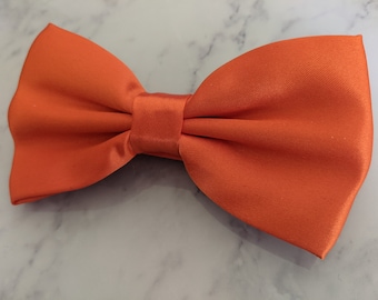 Noeud papillon orange de satin