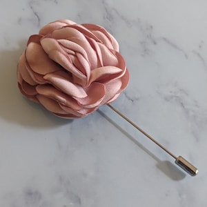 Light Pink Rose Cluster Lapel Pin