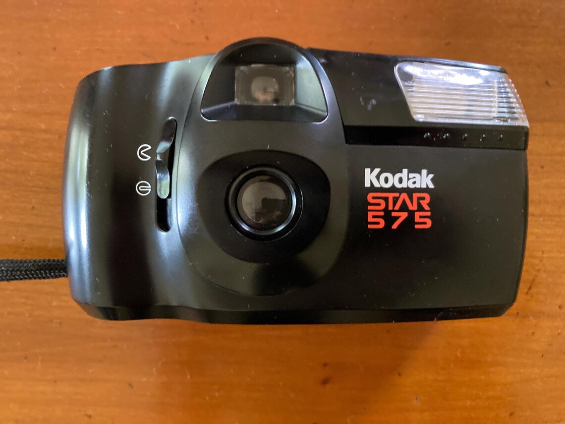 Vintage Kodak Star 575 Film Camera, photo 2 of 4