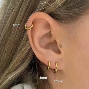 Huggie Hoops In Gold Or Silver • 6mm/8mm/10mm • Lobe Tragus Forward Helix Conch Rook Daith • Lightweight & Comfortable Earrings • Gift