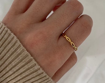 18k Gold Braided Ring • US 6 / 7 / 8 • PVD Gold Plated 316L Stainless Steel • Dainty • Thin • Stackable • Tarnish Resistant