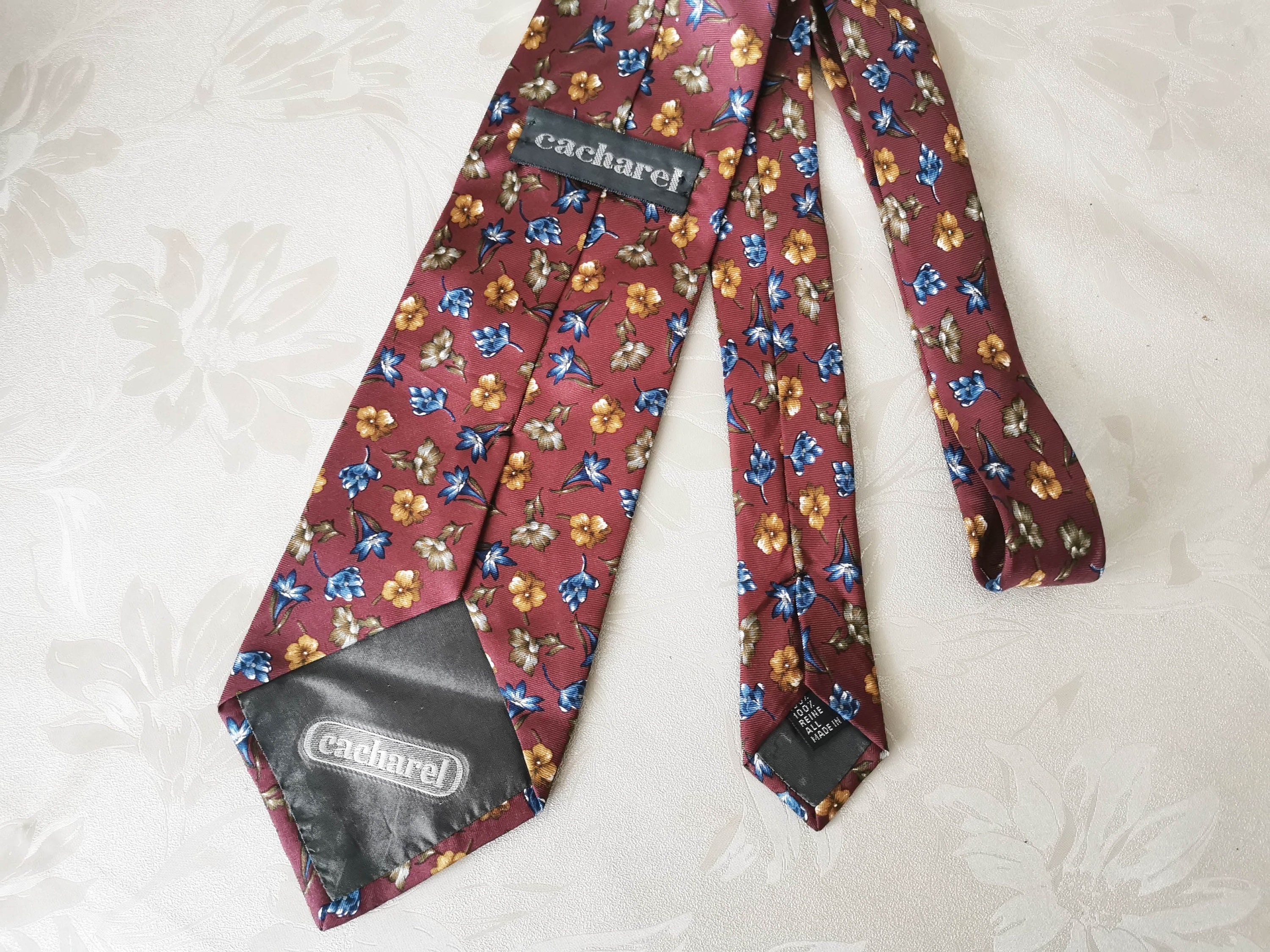 how to tie eucalyptus to shower head