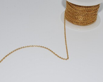 Cadena fina de acero inoxidable dorado de 2,5x2 mm para la creación de joyas.