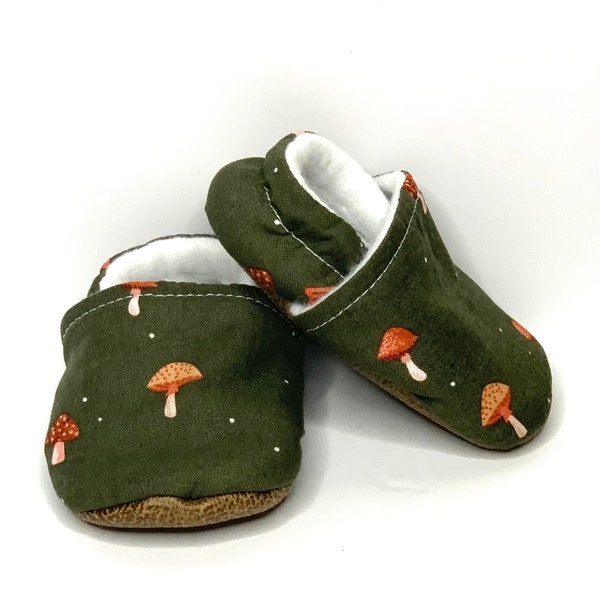 Mushroom Baby Moccs |  Mushroom Baby Shoes | Soft Sole Shoes | Baby Moccs | Fabric Shoes | Baby Shoes | Baby Shower Gift | Crib