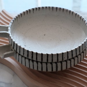 Black & White Zebra Stripe Sesame Tokusa Lipped Serving Dish | Handmade Course Ceramic Japanese Minoyaki Plate/ Bowl with Pouring Sprout