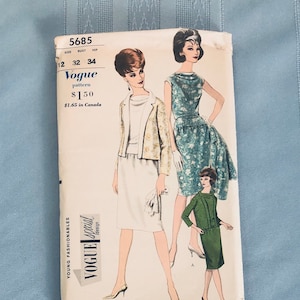 1960s Vogue 5685 Vintage UNCUT Sewing Pattern, Misses Dress, Size 12, Bust 32