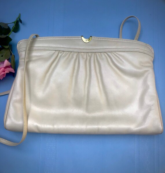 Vintage 1980s Etienne Aigner Beige Leather Should… - image 3