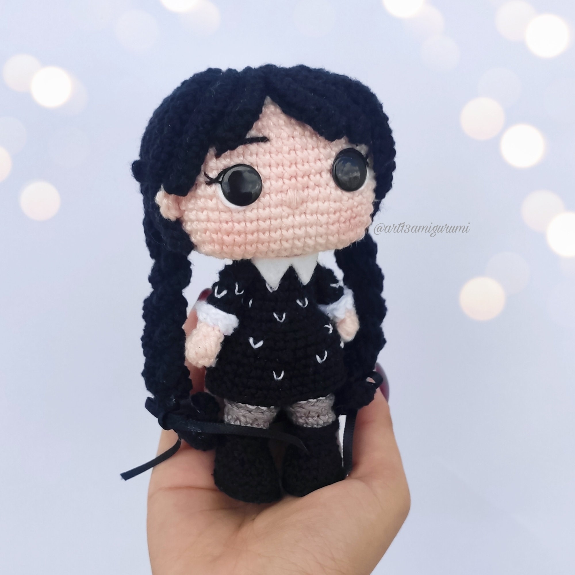Mercredi Addams Crochet Pattern Amigurumi Pattern PDF anglais