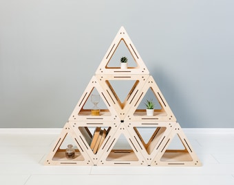 ÉTAGÈRE TRIANGLE - Étagères en BOIS - Bibliothèque faite à la main Étagère de décoration intérieure personnalisée - Belle étagère triangulaire en bois personnalisée Cadeau pour elle