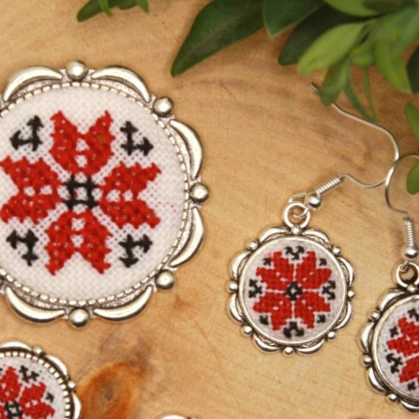 Ukrainian embroidered cross stitch Pendant necklace and earrings - Red and black geometric flowers - Ethnic folk style. - Gift for her