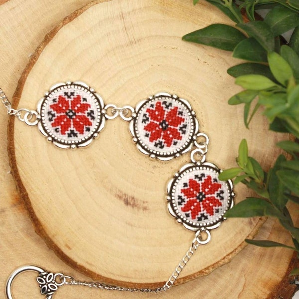 Ukrainian embroidered bracelet with geometric flowers - Ukrainian ornament  -Folk motives. - Gift for women girl. Tiny size