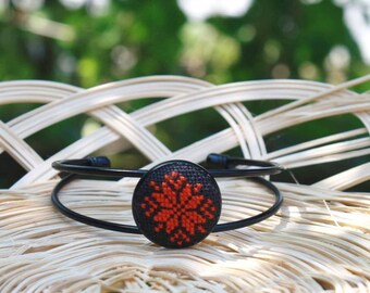 Handmade embroidered adjustable cuff bracelet geometric ornament - Vintage style - Women gift
